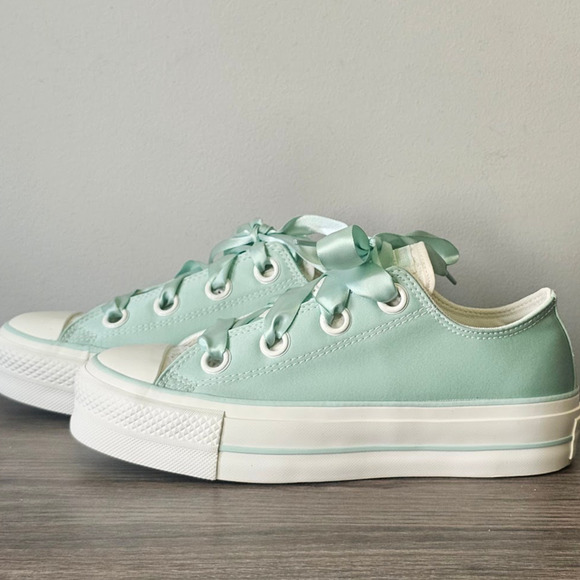Converse CTAS  Lift Platform Matte Satin Sneakers Women's 8  Aloe  A10300C NWT - Picture 1 of 5